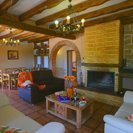 Vila Llanama By Vintage Travel *